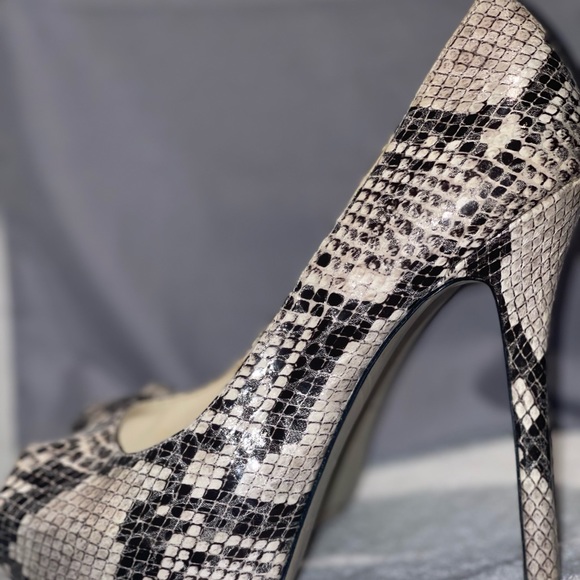 Enzo Angiolini Snake Open Toe Heel - Picture 1 of 3